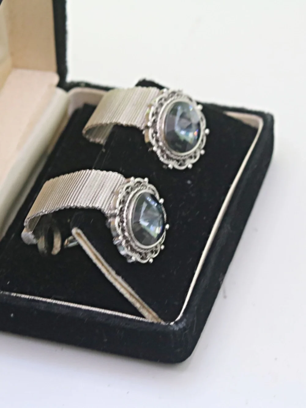 BLUE Topaz Crystal Retro Silver CuffLinks in original box by Dante- New